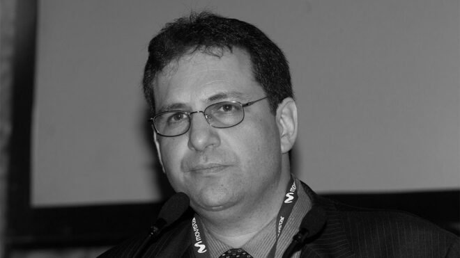 Kevin Mitnick ve Kablolardaki Hayalet: Bir Hacker Nasıl Efsane Oldu?